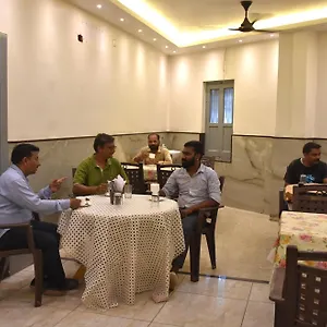 Hotel R B International, Varanasi